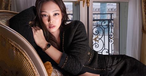 jennie chanel premiere watch|jennie Chanel fashion show.